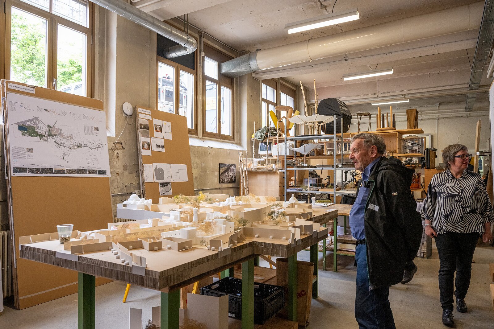 AiI-S Mitgliederversammlung Besichtigung Werk-Bibliothek von Lucius und Annemarie Burckhardt-Wackernagel im Case Studio VOGT, Zürich