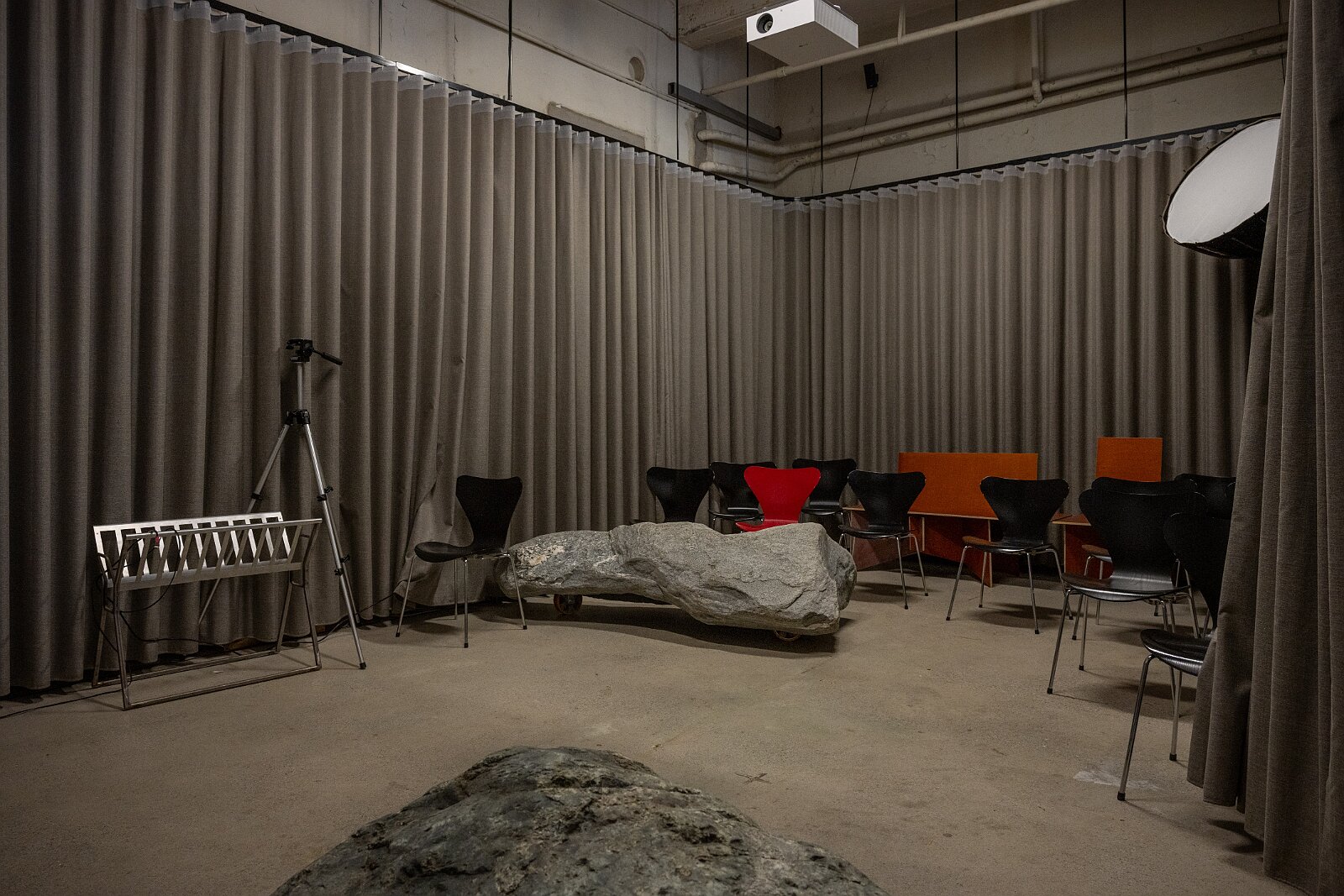 AiI-S Mitgliederversammlung Besichtigung Werk-Bibliothek von Lucius und Annemarie Burckhardt-Wackernagel im Case Studio VOGT, Zürich