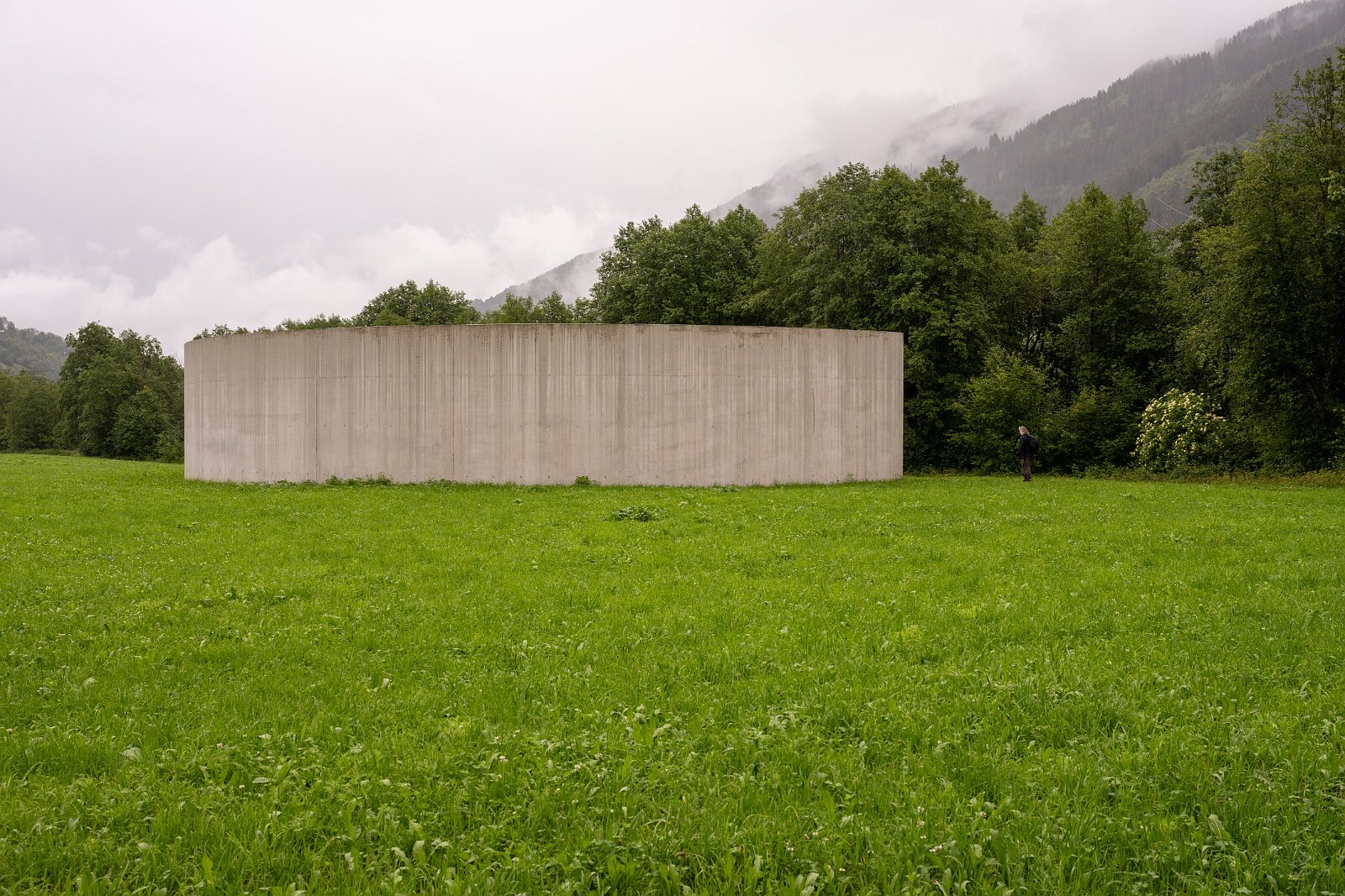 VSI.ASAI. Generalversammlung Flims Besichtigung OGNA von Matias Spescha, Trun. Grösste begehbare Skulptur der Schweiz.