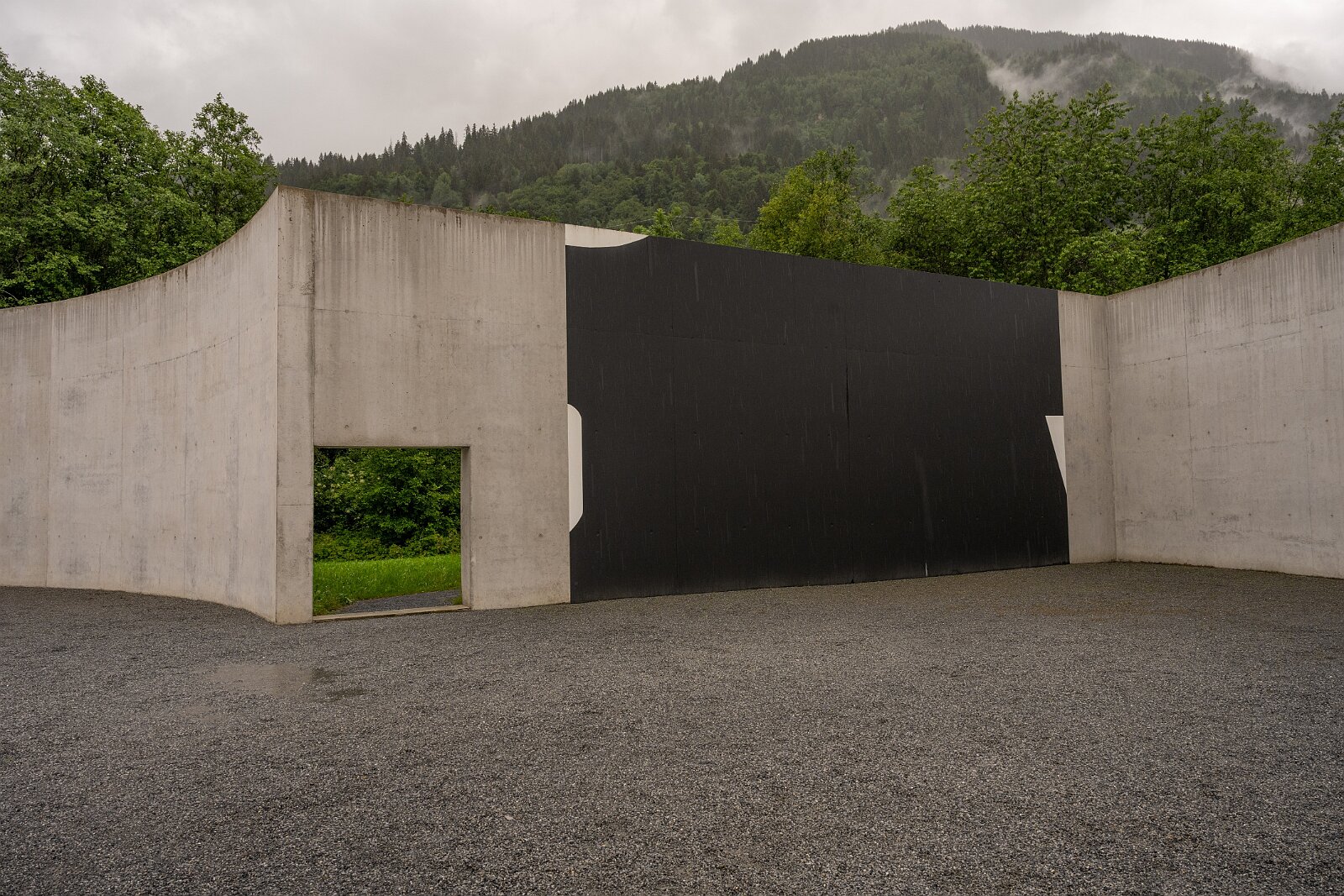 VSI.ASAI. Generalversammlung Flims Besichtigung OGNA von Matias Spescha, Trun. Grösste begehbare Skulptur der Schweiz.