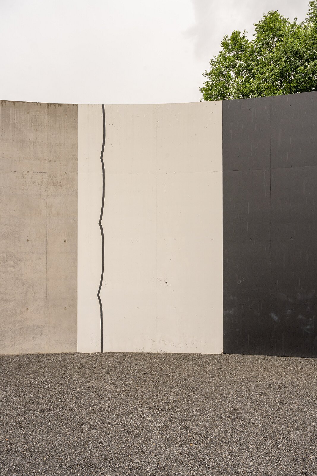 VSI.ASAI. Generalversammlung Flims Besichtigung OGNA von Matias Spescha, Trun. Grösste begehbare Skulptur der Schweiz.