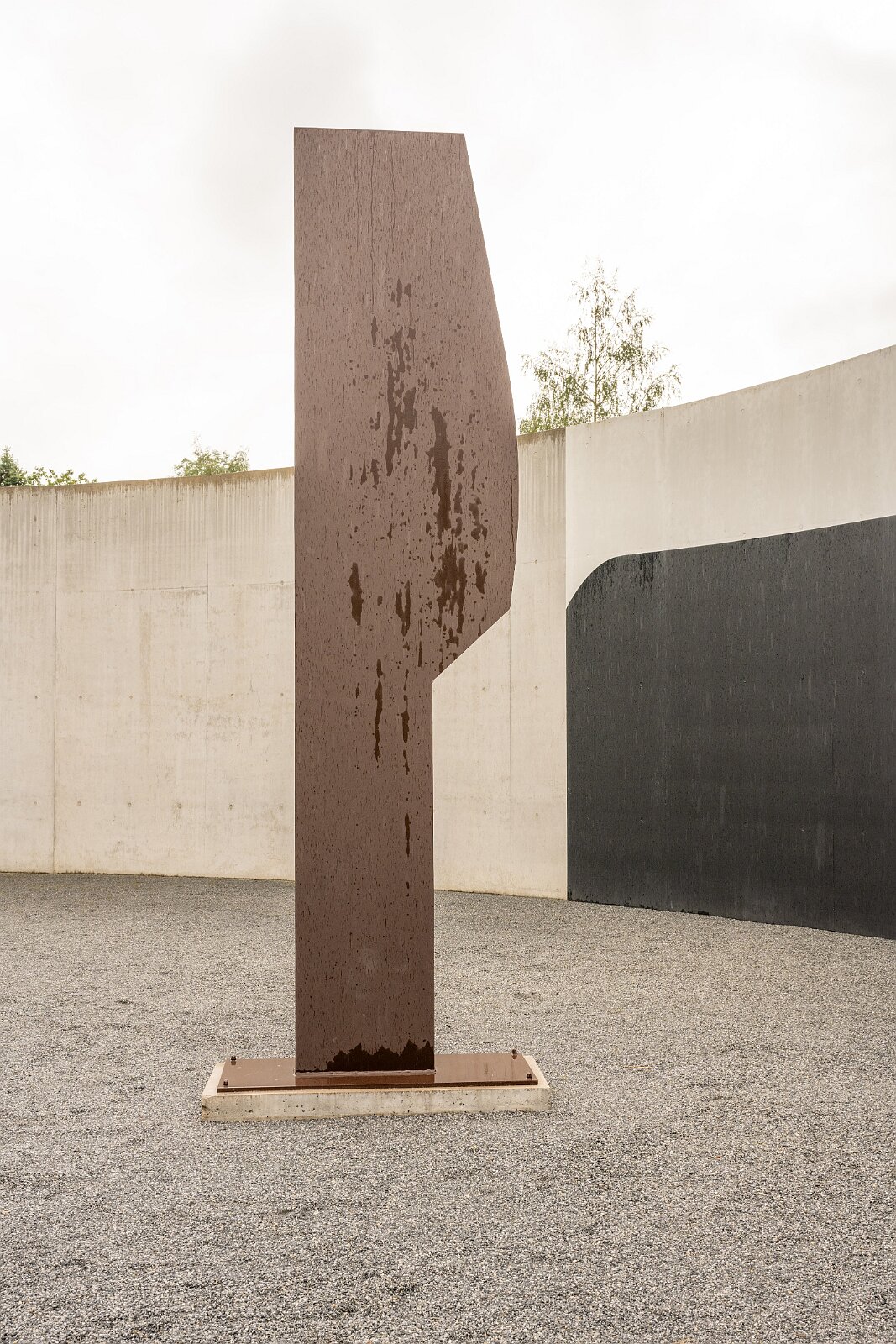 VSI.ASAI. Generalversammlung Flims Besichtigung OGNA von Matias Spescha, Trun. Grösste begehbare Skulptur der Schweiz.