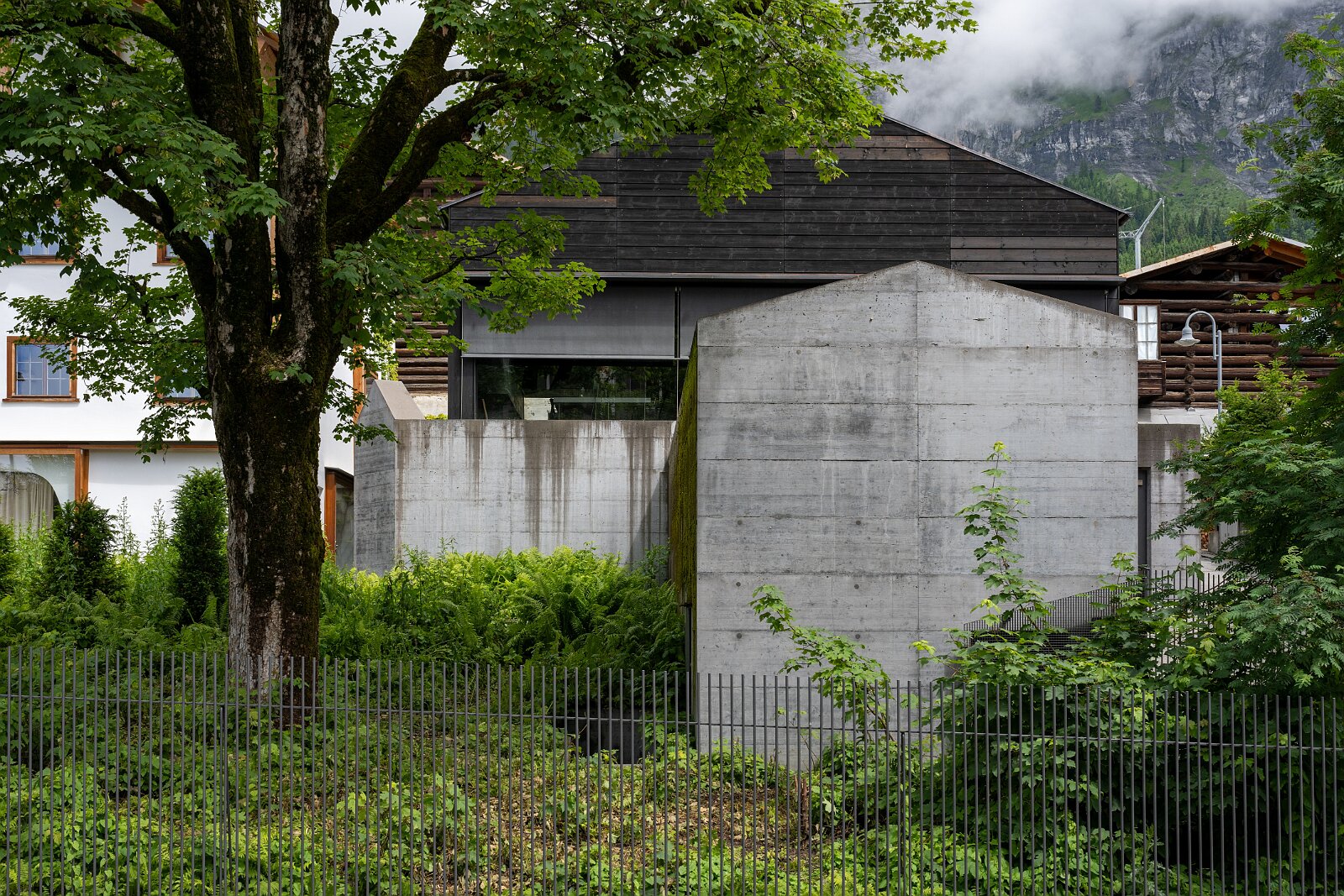 VSI.ASAI. Generalversammlung Flims Das schwarze Haus in Flims, Architekt Valerio Oligiati