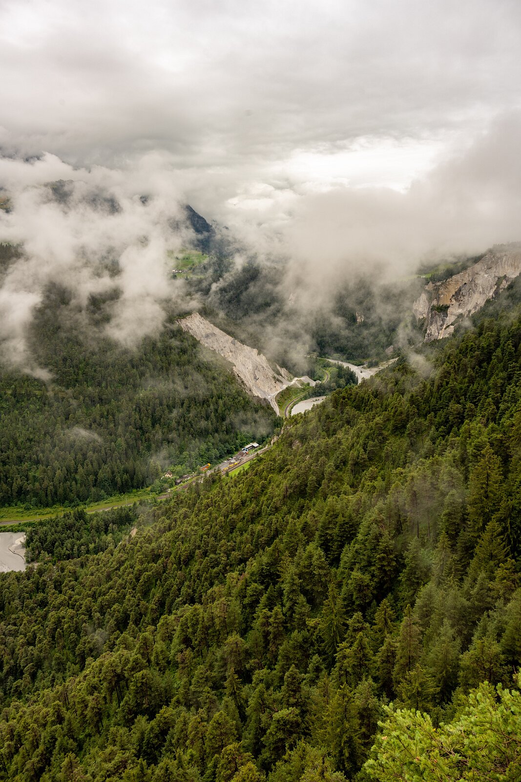 VSI.ASAI. Generalversammlung Flims Wanderung zum Caumasee und zur Aussichtsplattform "il Spir".