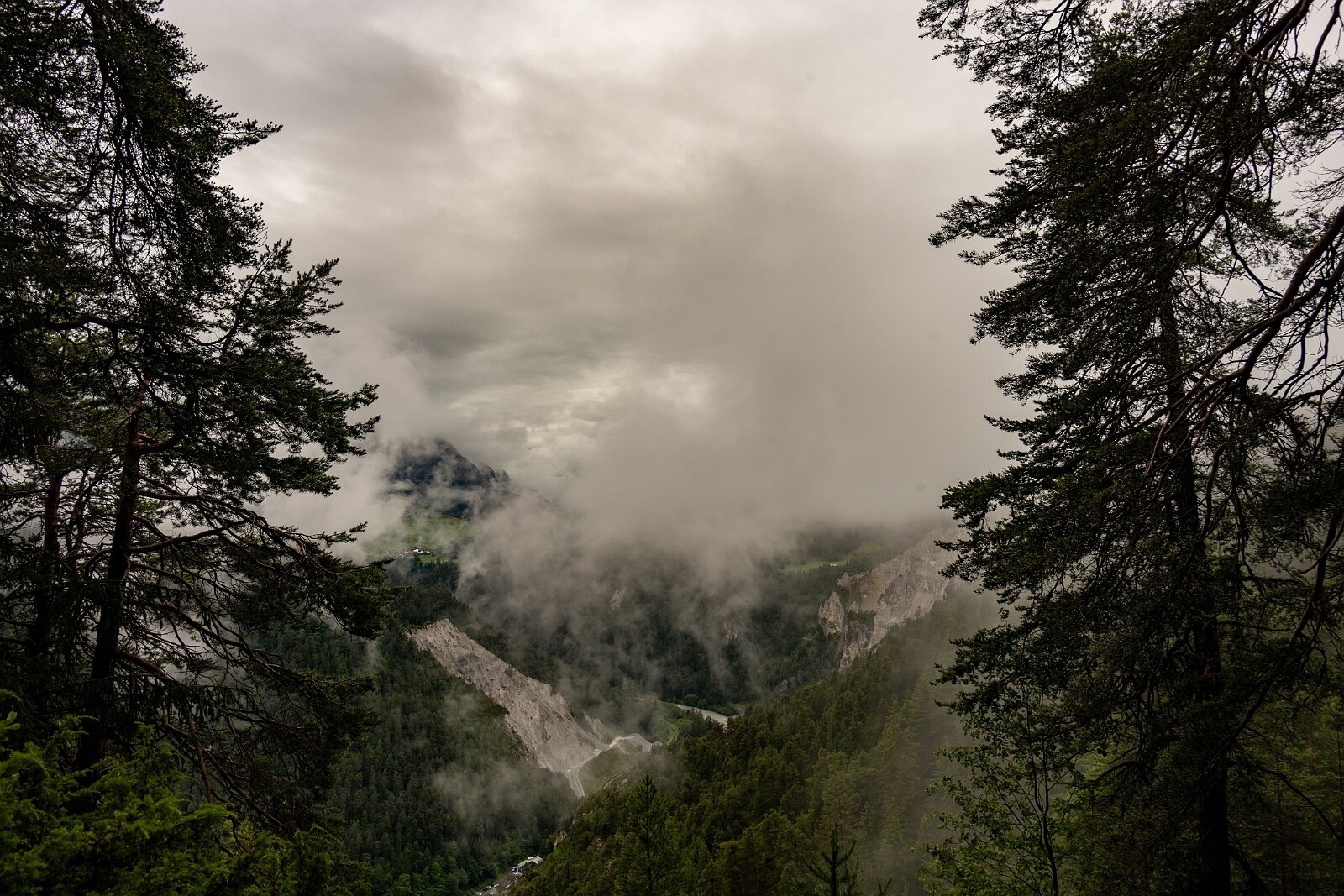 VSI.ASAI. Generalversammlung Flims Wanderung zum Caumasee und zur Aussichtsplattform "il Spir".