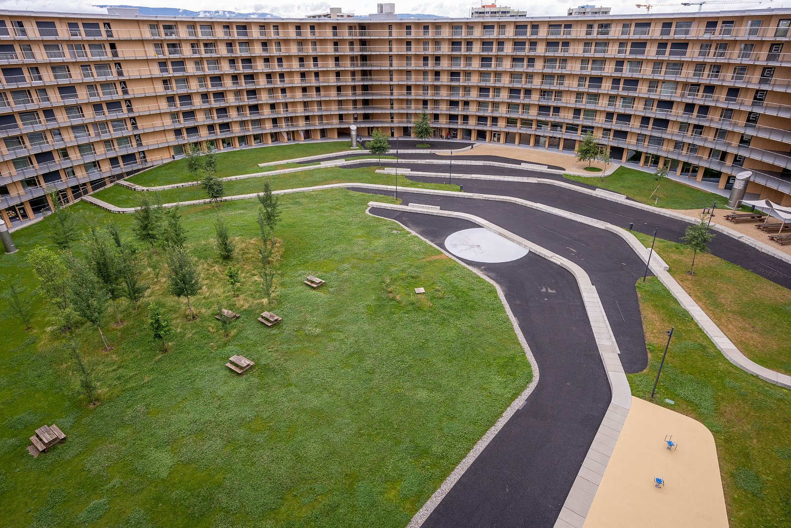 VSI.ASAI. - Generalversammlung in Lausanne, Geneva 24./25.06.2022 VORTEX Studentenwohnheim EPFL Campus Architekturbüro: Jean-Pierre Dürig, Itten+Brechbühl