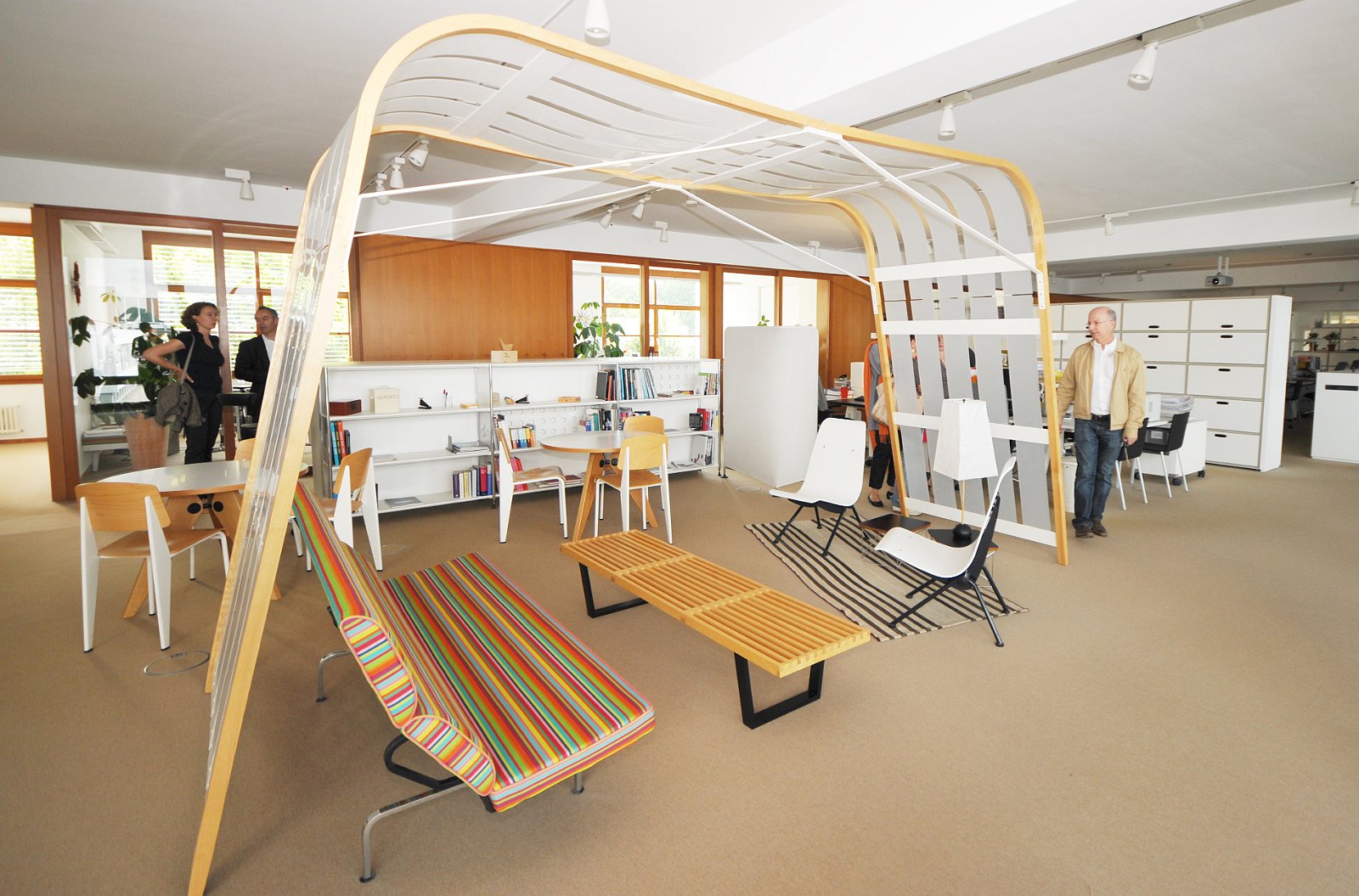 VSI.ASAI. GV 20. Juni 2009 Besichtigung des Vitra Gebäudes in Birsfelden.