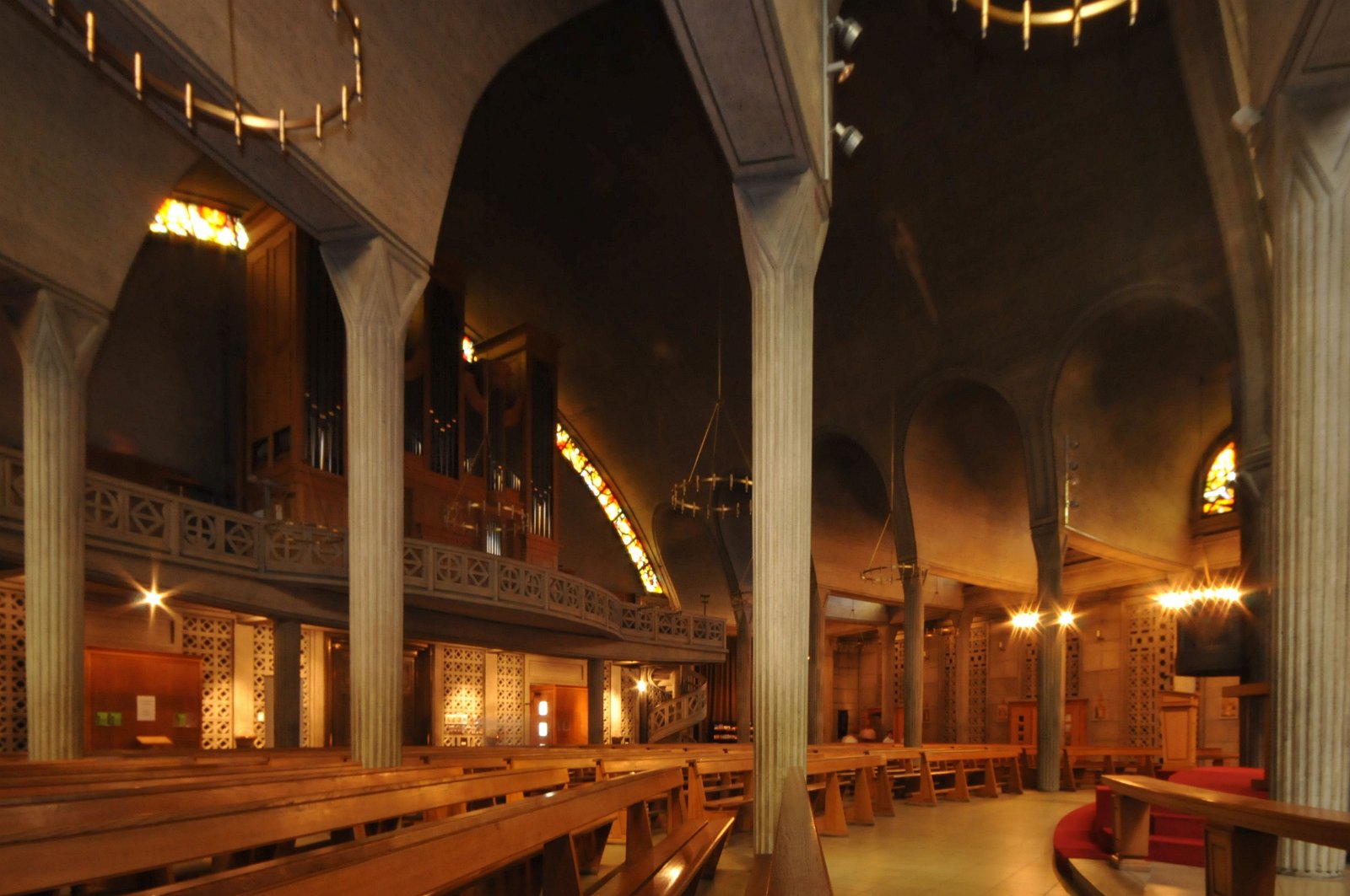 VSI.ASAI. - 67. Generalversammlung in Fribourg Spaziergang durch das Pérolles-Quartier unter der Führung von Robert Walker, Architekt und Architekturhistoriker (Er ist auch der Erfinder der Foto-Viewer Idee von Fribourg). War ein tolles Erlebnis wie man mit einfachen Mittel darstellen kann, wie sich ein Stadt der Zeit anpasst.