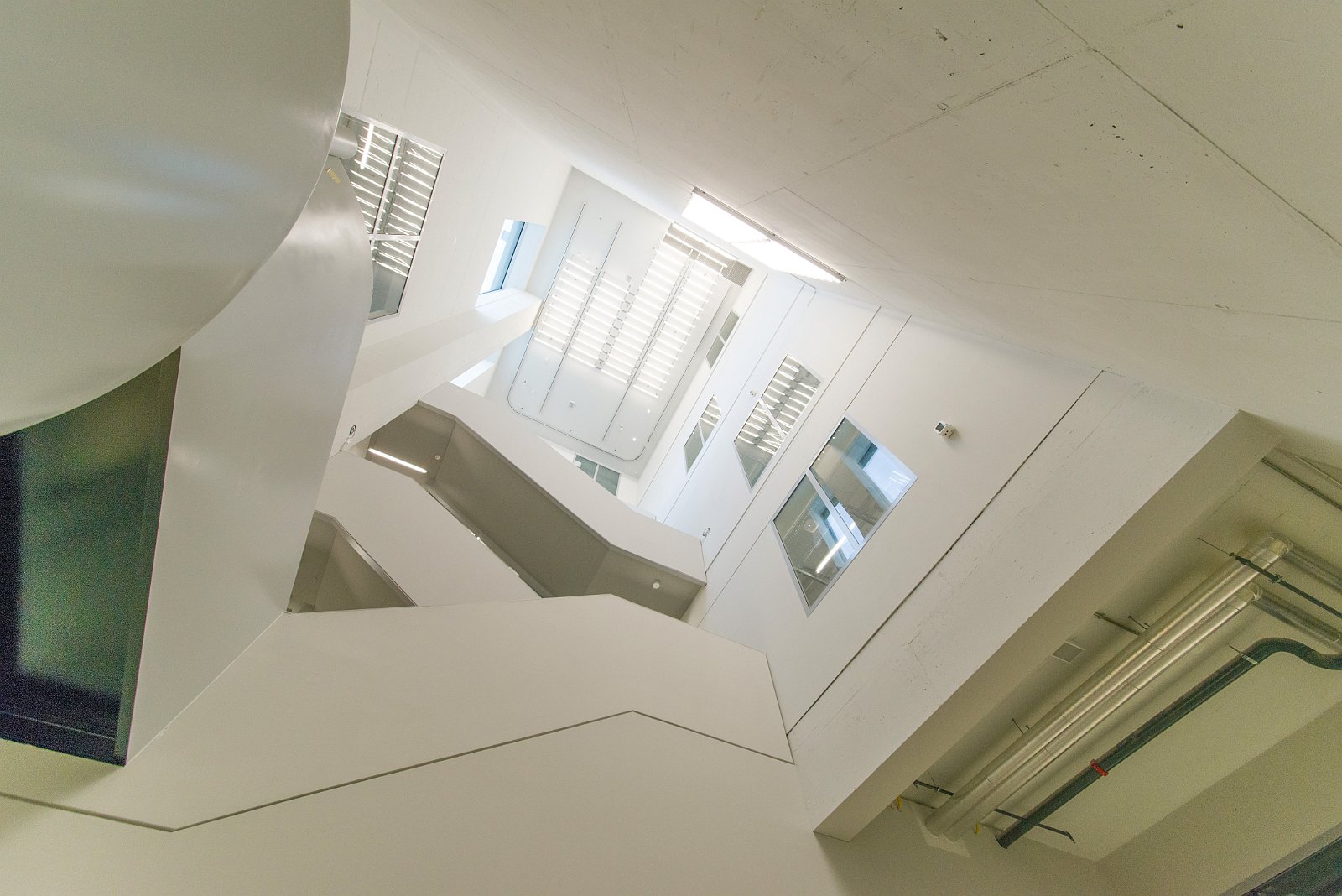 Toni Areal Zürich | Innenhof mit Treppen Besichtigung Toni-Areal Zürich. Zürcher Hochschule der Künste. www.zhdk.ch