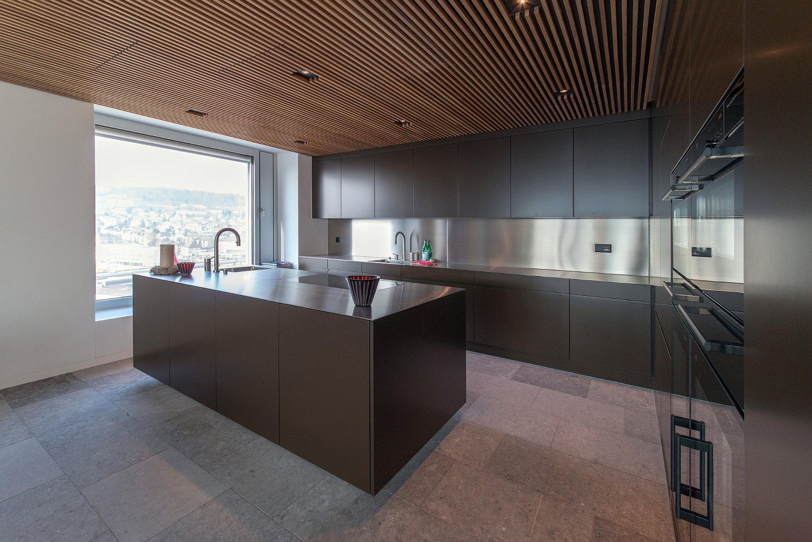 VSI.ASAI | Rundgang im Löwenbräu-Areal Zürich Rundgang und Führung im Löwenbräu-Areal Zürich. Führung durch Stephan Hürlemann, Partner Studio Hannes Wettstein AG und Volker Mencke, Projektleiter Gigon/Guyer Architekten.