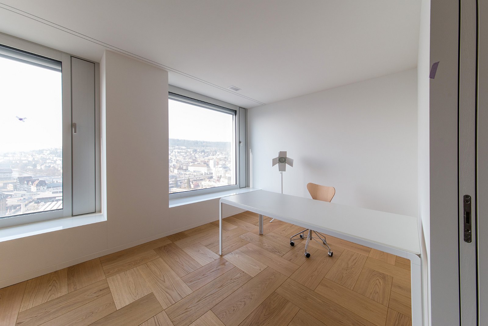 VSI.ASAI | Rundgang im Löwenbräu-Areal Zürich Rundgang und Führung im Löwenbräu-Areal Zürich. Führung durch Stephan Hürlemann, Partner Studio Hannes Wettstein AG und Volker Mencke, Projektleiter Gigon/Guyer Architekten.