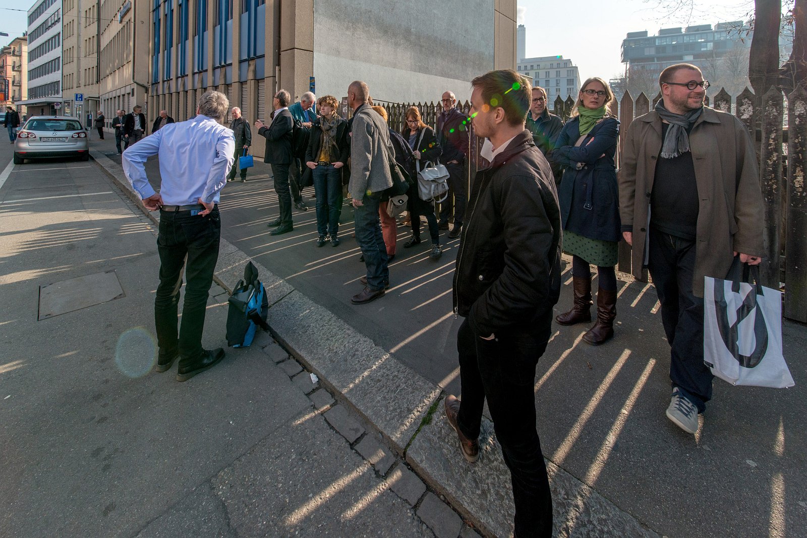 VSI.ASAI | Rundgang im Löwenbräu-Areal Zürich Rundgang und Führung im Löwenbräu-Areal Zürich. Führung durch Stephan Hürlemann, Partner Studio Hannes Wettstein AG und Volker Mencke, Projektleiter Gigon/Guyer Architekten.
