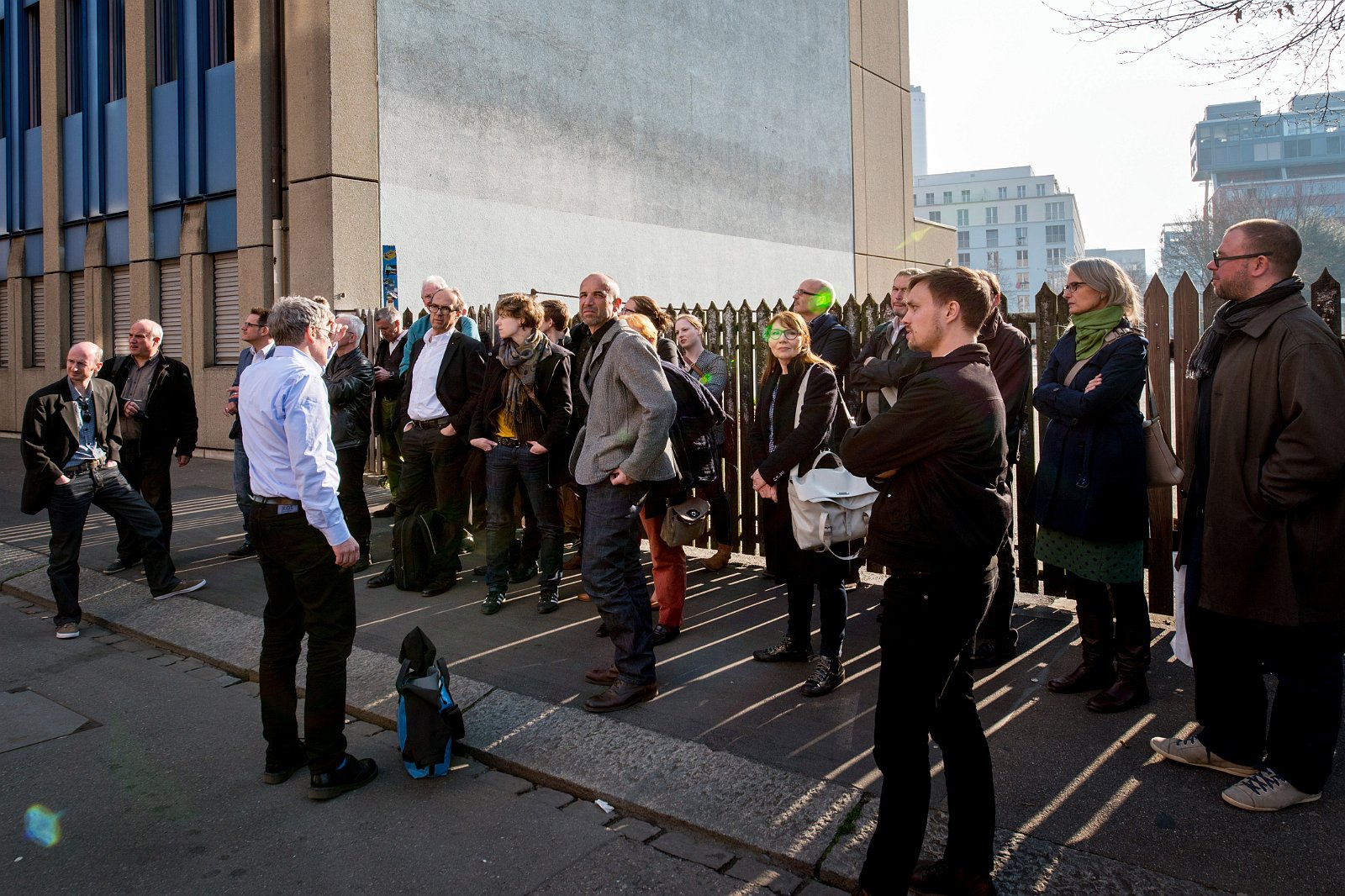 VSI.ASAI | Rundgang im Löwenbräu-Areal Zürich Rundgang und Führung im Löwenbräu-Areal Zürich. Führung durch Stephan Hürlemann, Partner Studio Hannes Wettstein AG und Volker Mencke, Projektleiter Gigon/Guyer Architekten.