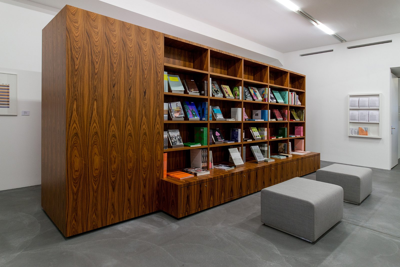 VSI.ASAI | Rundgang im Löwenbräu-Areal Zürich Rundgang und Führung im Löwenbräu-Areal Zürich. Führung durch Stephan Hürlemann, Partner Studio Hannes Wettstein AG und Volker Mencke, Projektleiter Gigon/Guyer Architekten.