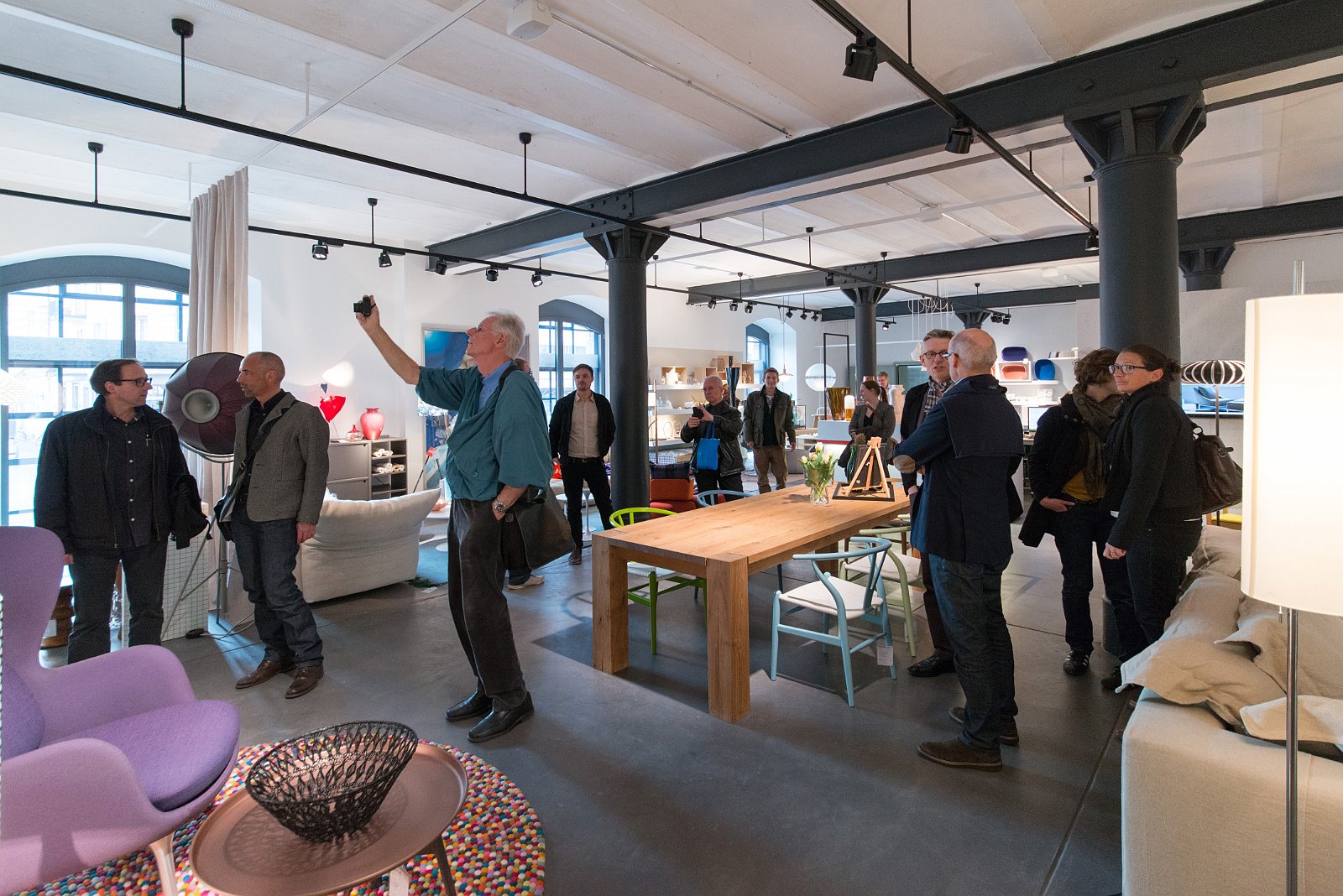 VSI.ASAI | Rundgang im Löwenbräu-Areal Zürich Rundgang und Führung im Löwenbräu-Areal Zürich. Führung durch Stephan Hürlemann, Partner Studio Hannes Wettstein AG und Volker Mencke, Projektleiter Gigon/Guyer Architekten.