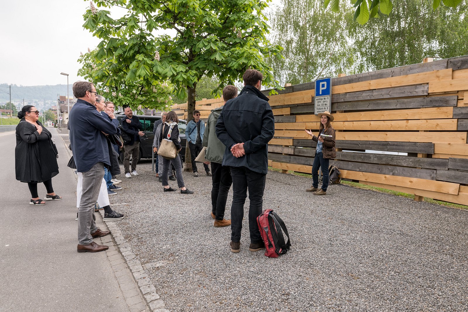 Zaun von Tadashi Kawamata am Zugersee 