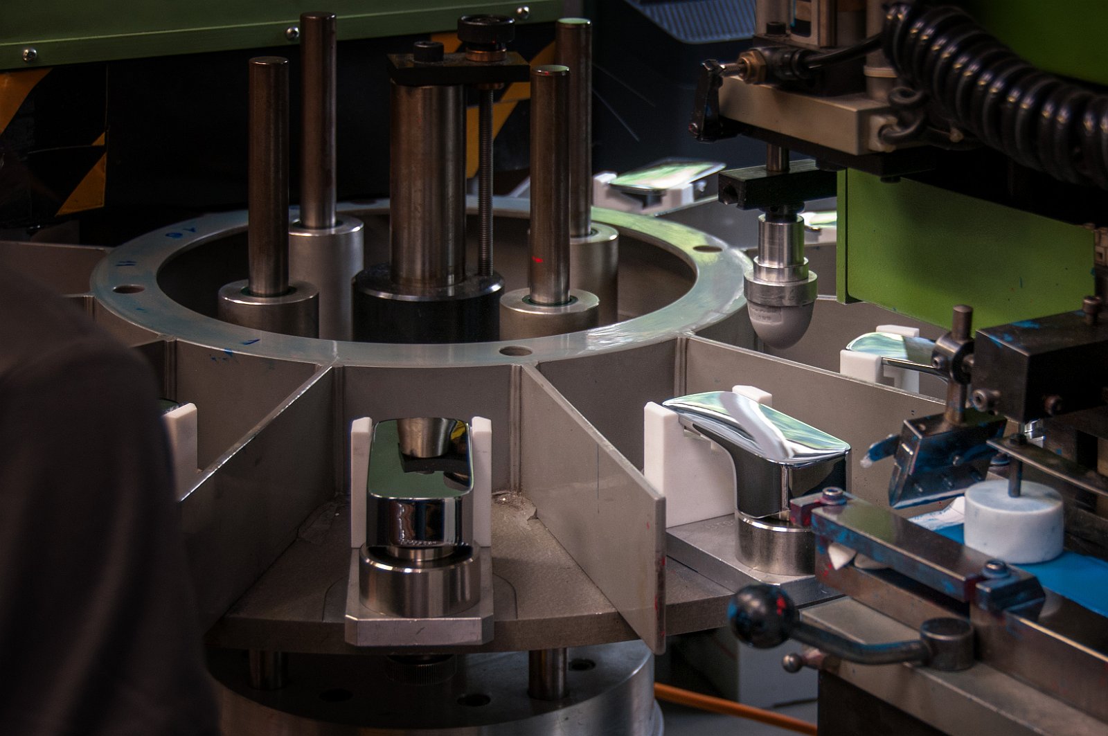 Laufen | Produktion Similor Armaturen 